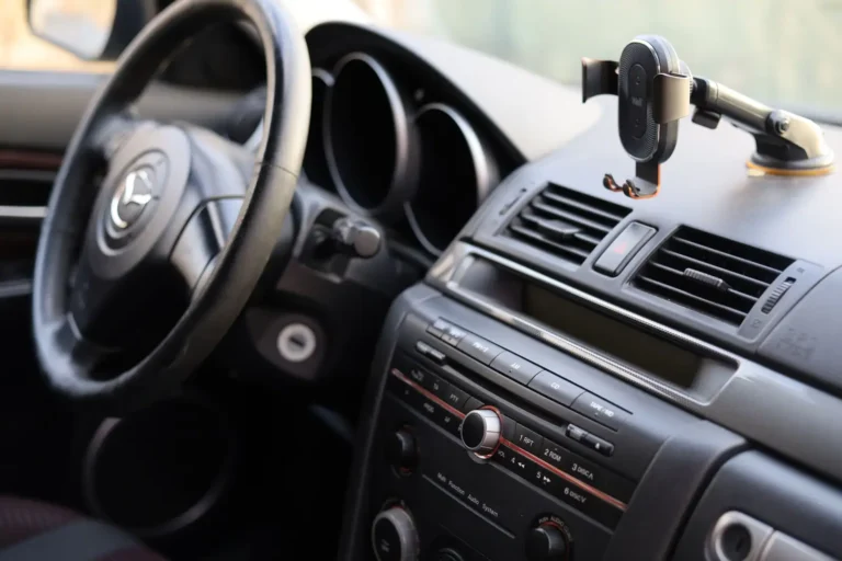 Accessoires auto : utile, obligatoire ou superflu ?