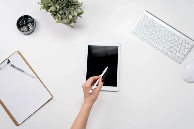 Accessoires iPad : lesquels choisir selon votre usage