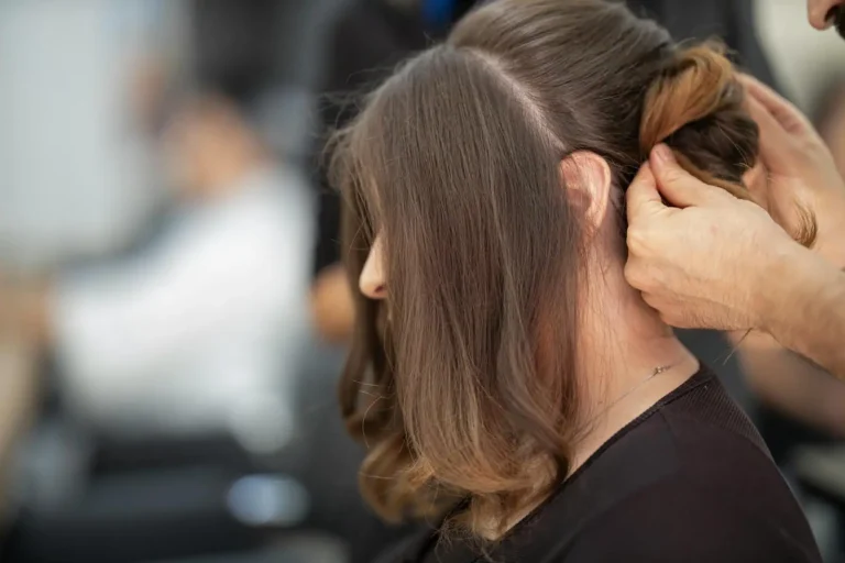 Cheveux longs en dégradé : types, à qui il va, entretien
