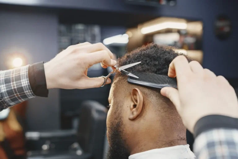 Coupe de cheveux homme : familles, choix et entretien