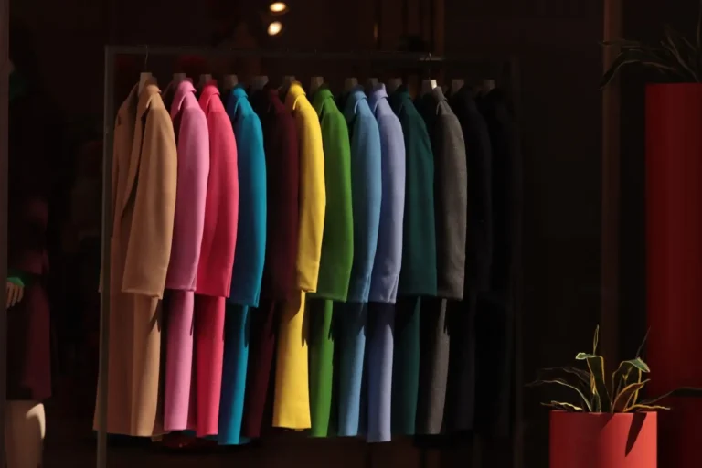 Tendances mode automne-hiver 2025 : ce qui se porte vraiment