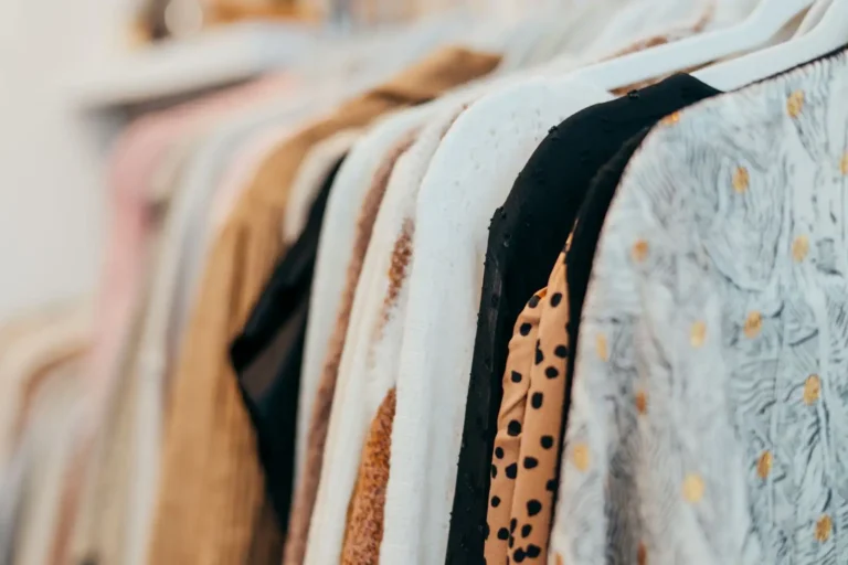 Vêtement femme chez Zara : le guide pour acheter mieux