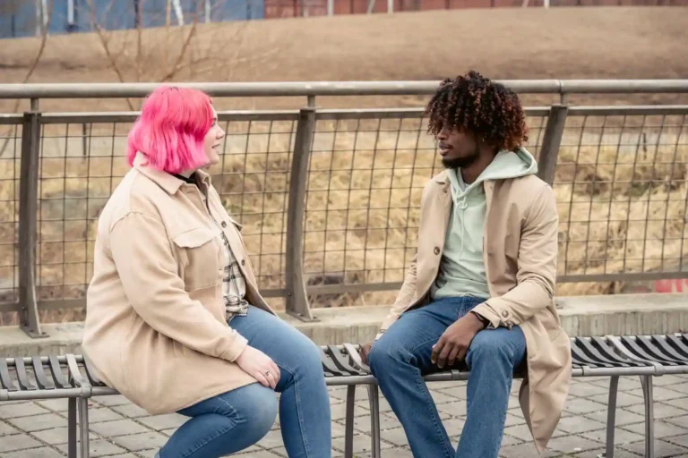 Draguer les femmes : le contexte compte plus que la phrase