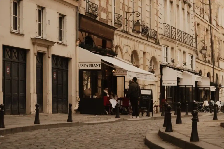Dragueur de Paris : ce que l&rsquo;expression recouvre vraiment