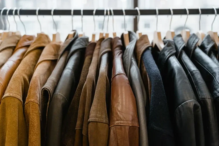 Vêtements en A : la liste, les définitions et les faux amis