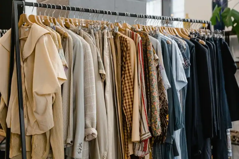 Vêtements et accessoires en L : la liste et les définitions