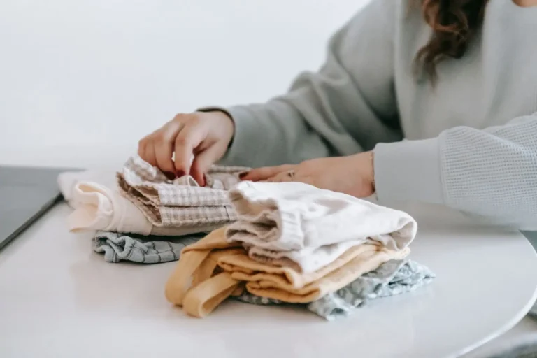 Faut-il laver les vêtements neufs avant de les porter ?